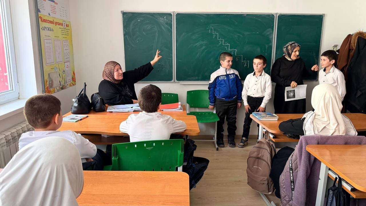 Выезд в населенные пункты с целью проведения беседы в средней общеобразовательной школе в с. В-Инхо, и Килятли. На тему: «Безопасность в сети интернет» «Профилактика негативных явлений среди детей и подростков «Молодежь против наркотиков»